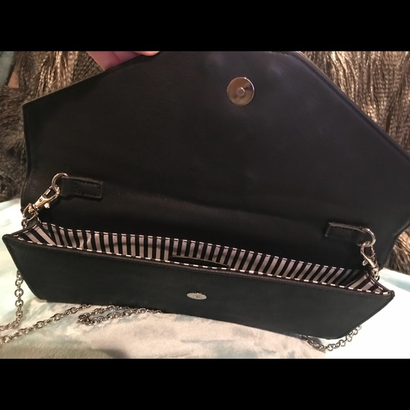 Black purse. Detachable chain.silver hardware. - Picture 5 of 6
